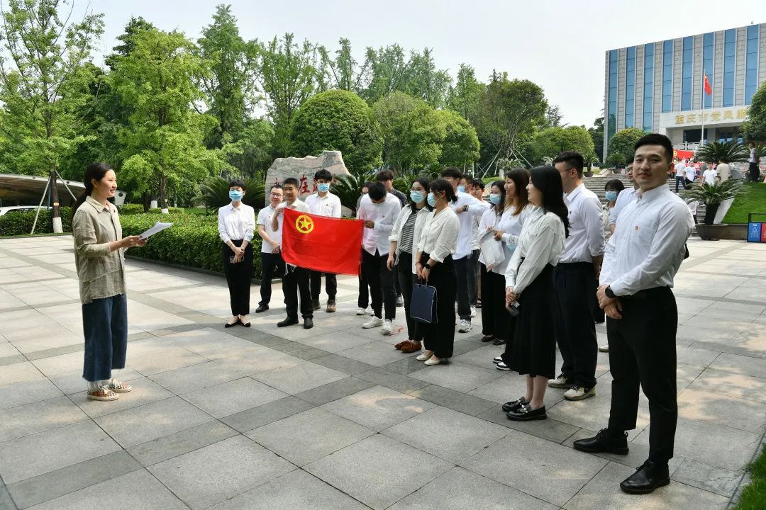 &#21326;&#20159;&#24179;&#21488;&#95;&#21326;&#20159;&#40;&#20013;&#22269;&#41;