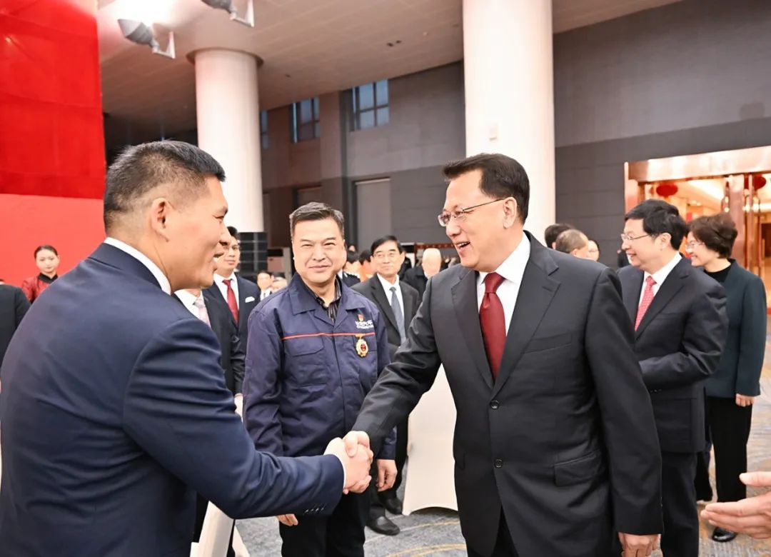 &#21326;&#20159;&#24179;&#21488;&#95;&#21326;&#20159;&#40;&#20013;&#22269;&#41;